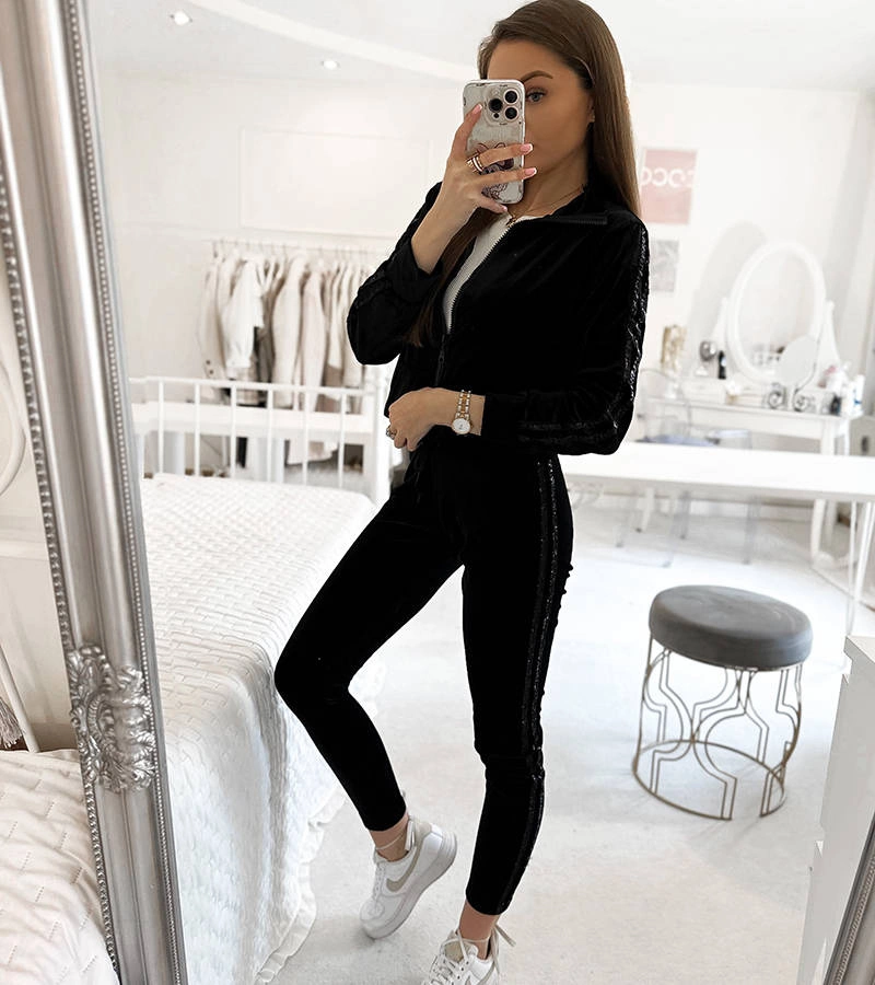 Čierny velúrový set Derrick