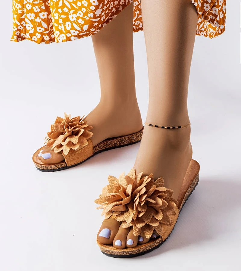 Farland hnedé žabky s kvetinovou výzdobou