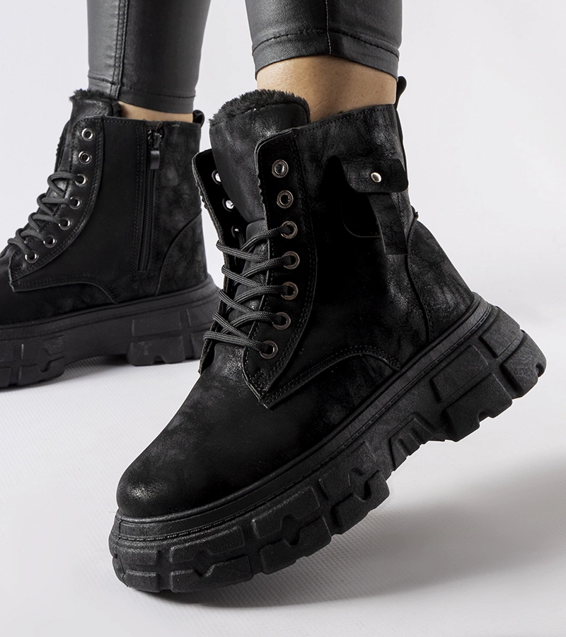 Čierne zateplené trapery na platforme Lina