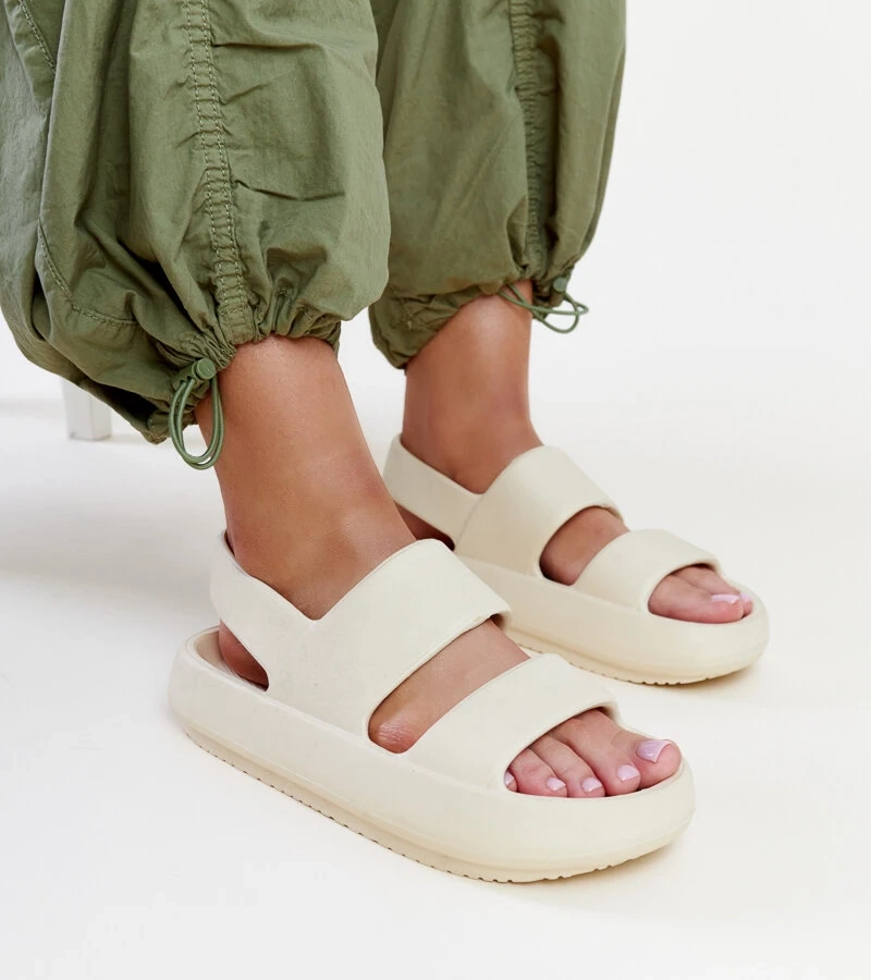 Bežové sandále Attiana