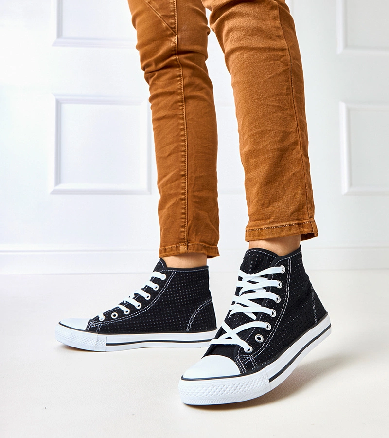 Čierne ažúrové vysoké tenisky Taris