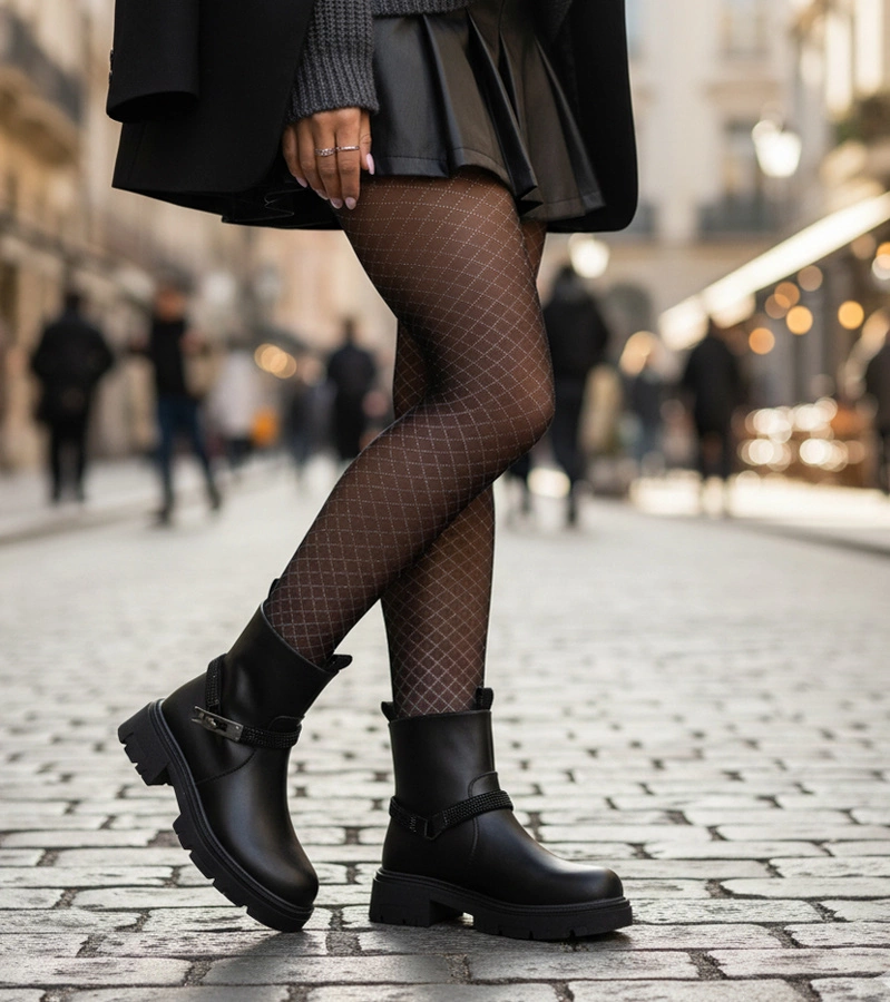 Čierne členkové topánky na platforme zdobené kamienkami Nathe