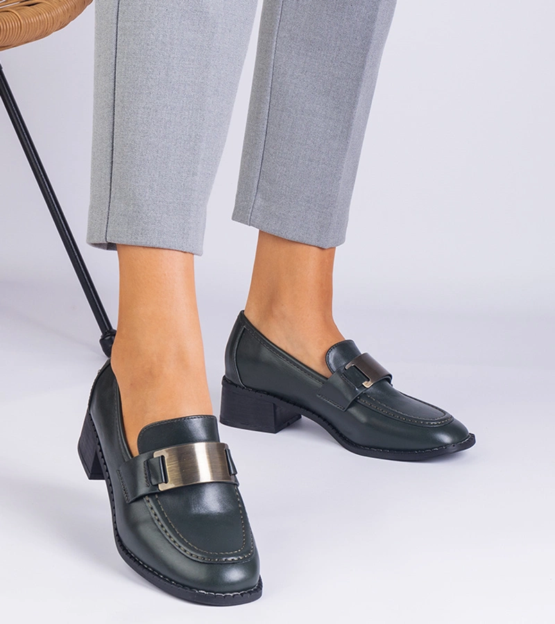 Zelené dámske poltopánky na opätku s metalickou ozdobou Lunares