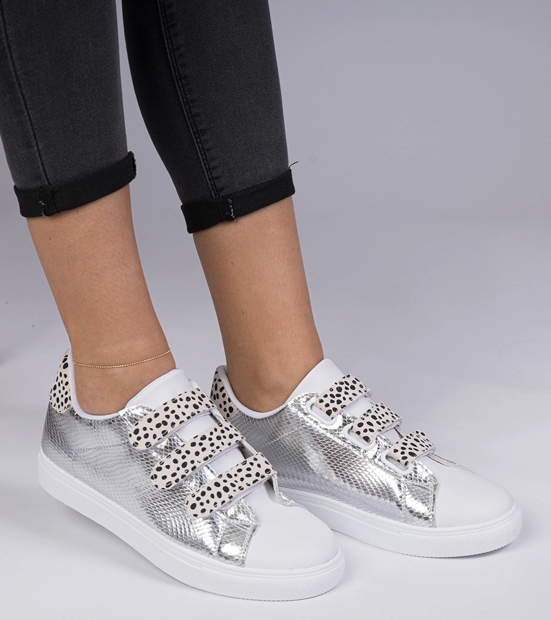 Strieborné tenisky so zvieracím vzorom na suchý zips Astrala