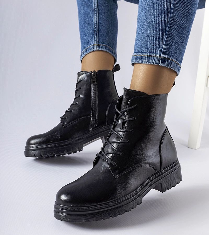 Čierne zateplené trappery Vinceza