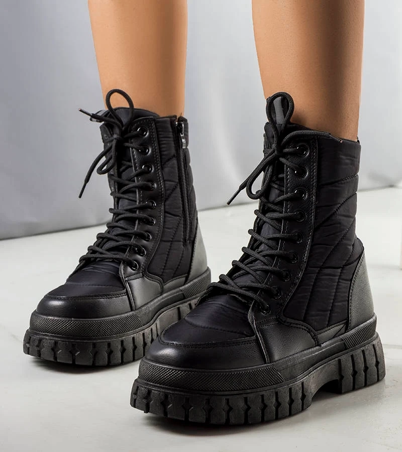 Čierne zateplené snehové topánky Arinna