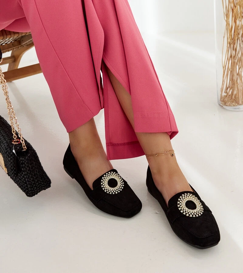 Čierne mokasíny ozdobené zirkónmi Celena