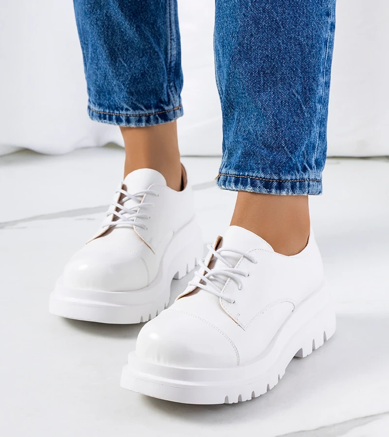 Biele poltopánky na podrážke traktora Henty