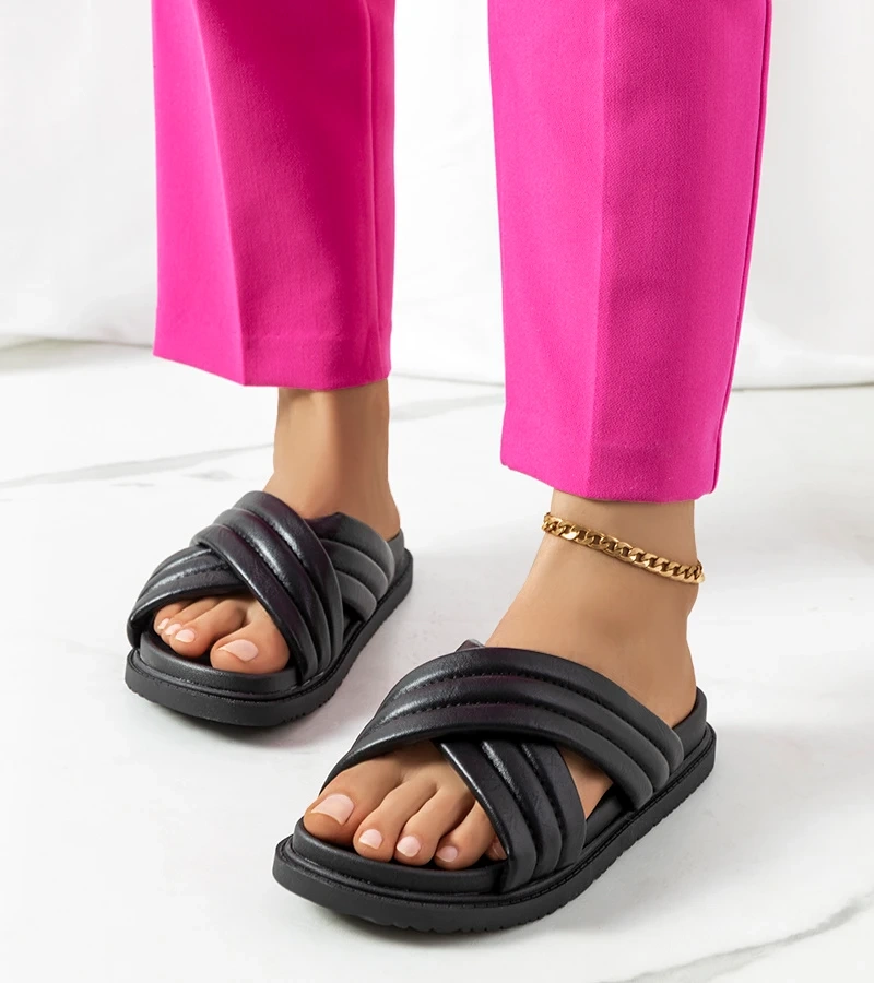 Čierne žabky na platforme od značky Daintree