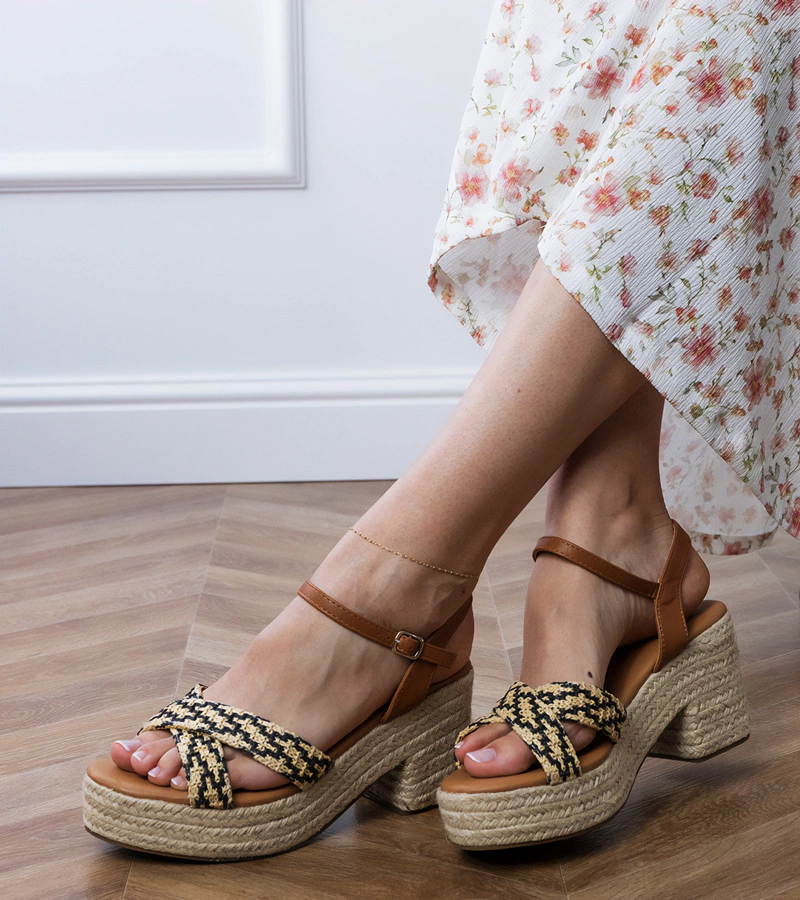 Čierne pletené sandále na podpätku Marfi