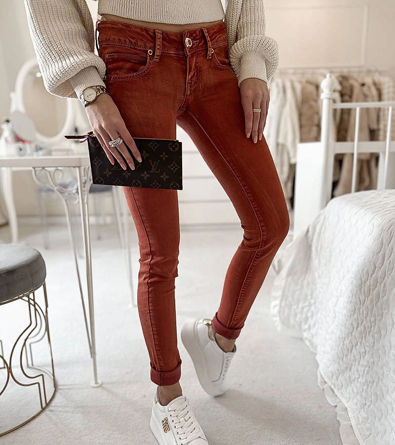 Červené nohavice z látky Faucher