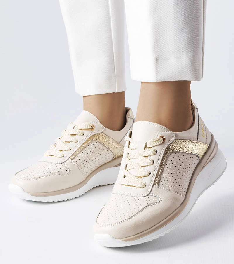 Béžové ažurové kožené poltopánky od Trás