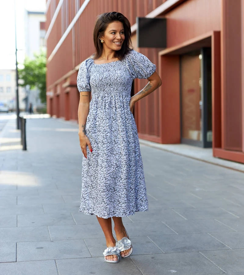 Čierne kvetinové midi šaty Samatzai