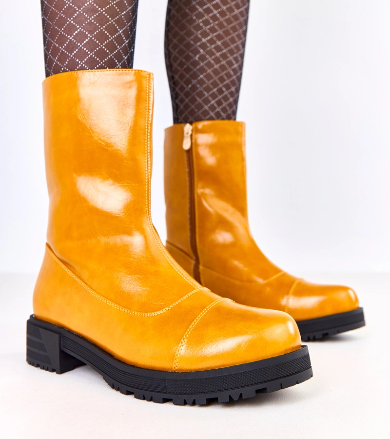 Oranžové dámske členkové topánky na plochej podrážke Almoro