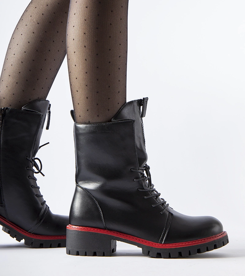 Čierne glany s červenou výzdobou Elisabetta