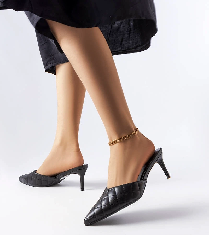 Lambert čierne prešívané žabky na podpätku