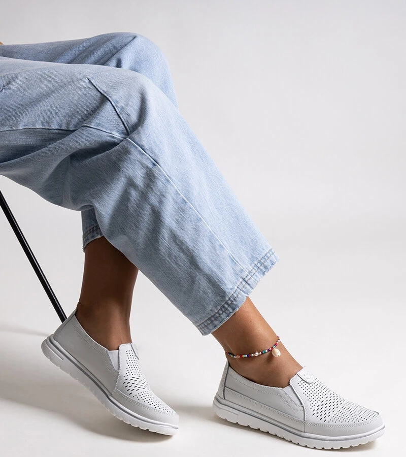 Svetlosivé kožené poltopánky VINCEZA