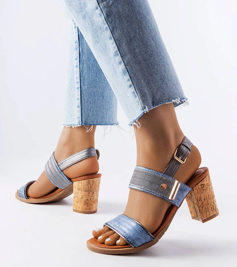 Cityview tmavomodré sandále na podpätku