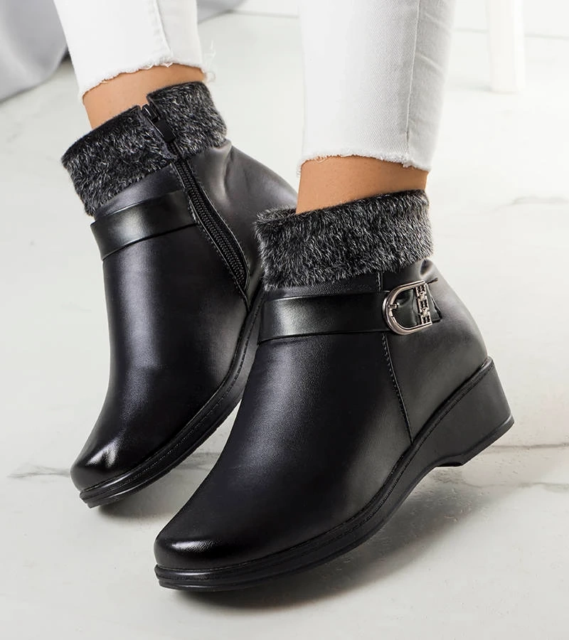 Čierne zateplené botki na podpätkoch Bryson