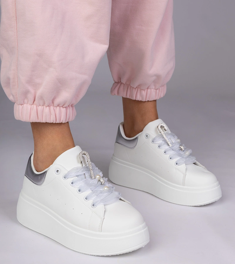 Biele tenisky so striebornou vsadkou a podpätkom s kryštálikmi Floura