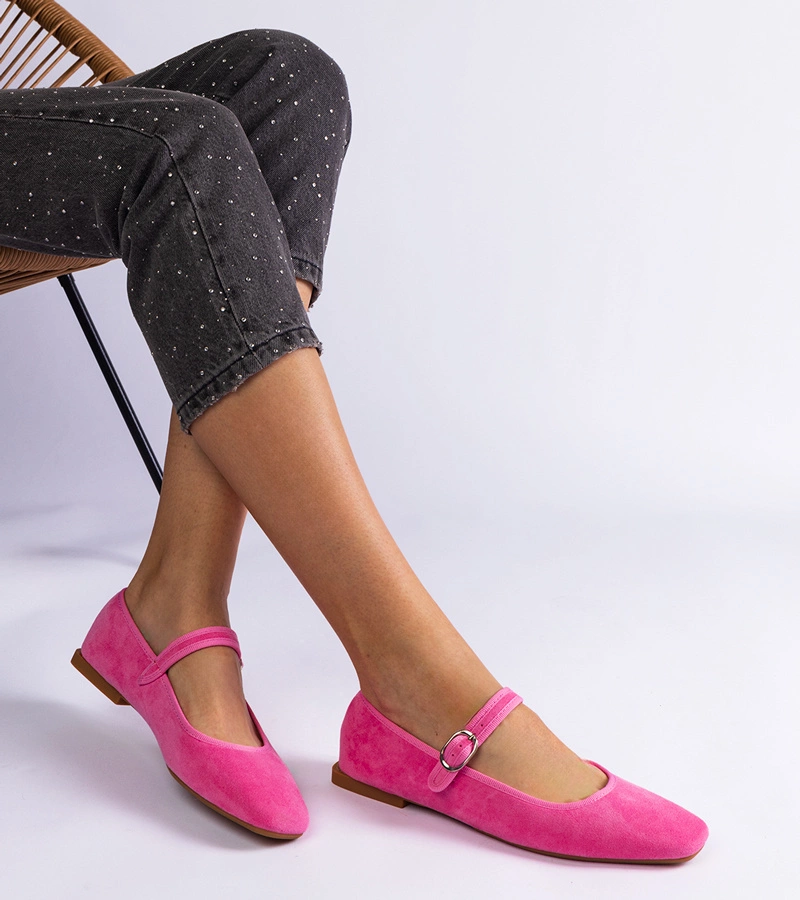 Tmavoružové balerínky so zapínaním na pracku a štvorcovou špičkou Pergasa