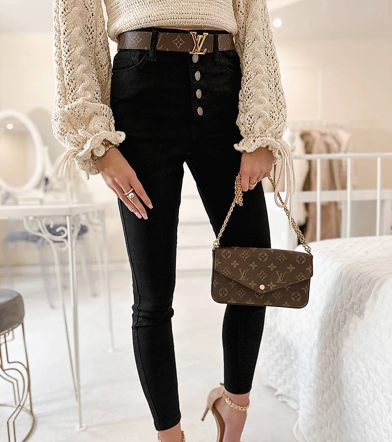 Čierne úzke nohavice s vysokým pásom od značky Pelat