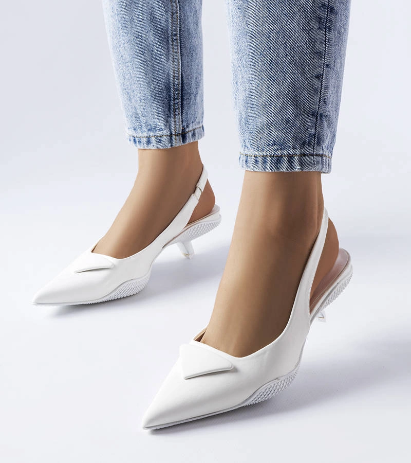 Biele sandále Labonté na nízkom podpätku