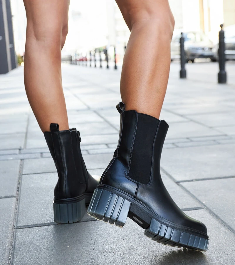 Čierne robustné zateplené čižmy Sergente