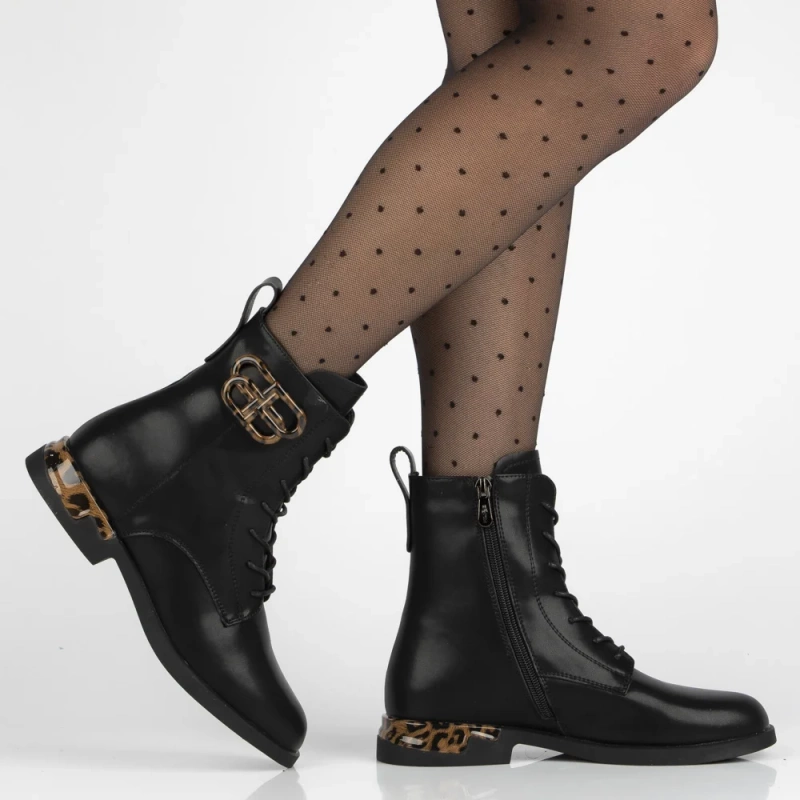 Čierne členkové topánky z prírodnej kože zdobené leopardím vzorom Ricka