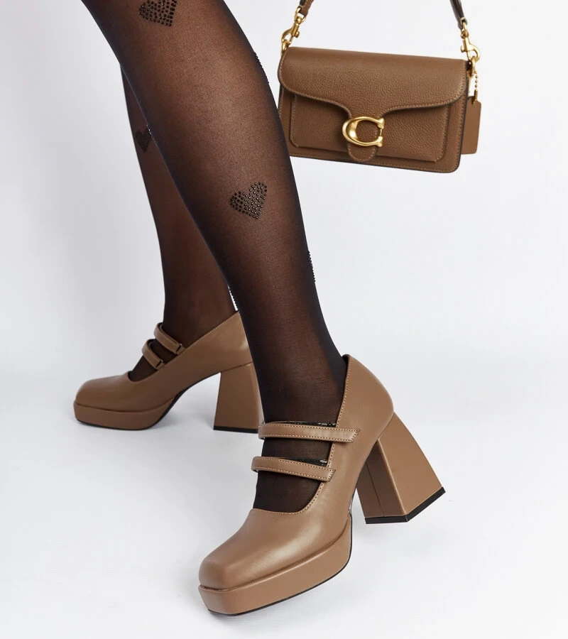 Hnedé členkové topánky na masívnom stĺpe Cher