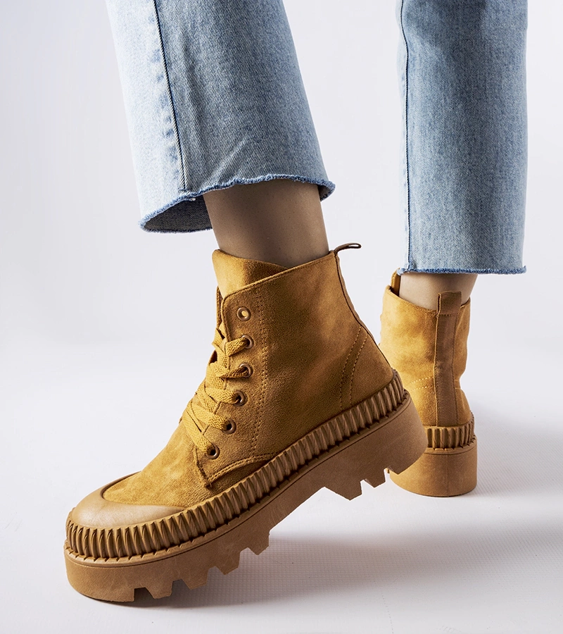 Hnedé vysoké tenisky z eko-semišu značky Aida