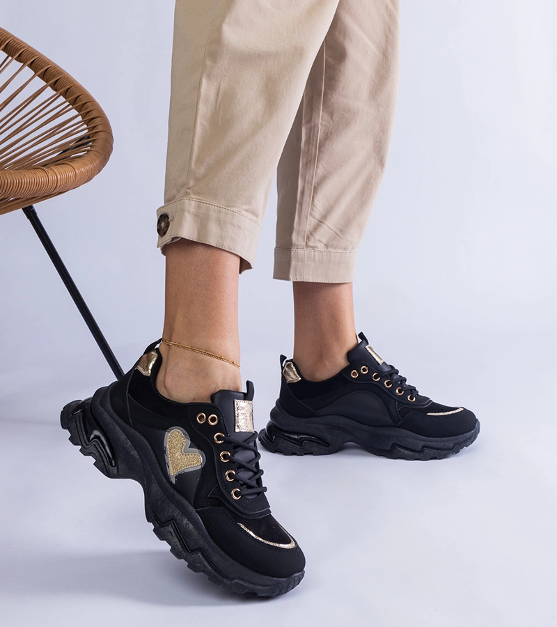 Čierne tenisky na platforme so srdiečkom Martineza