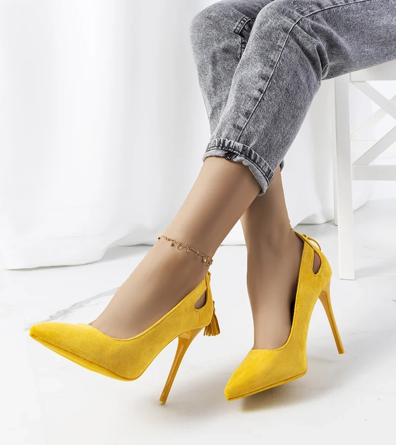 Žlté ihlice s ozdobnými výrezmi Anthe