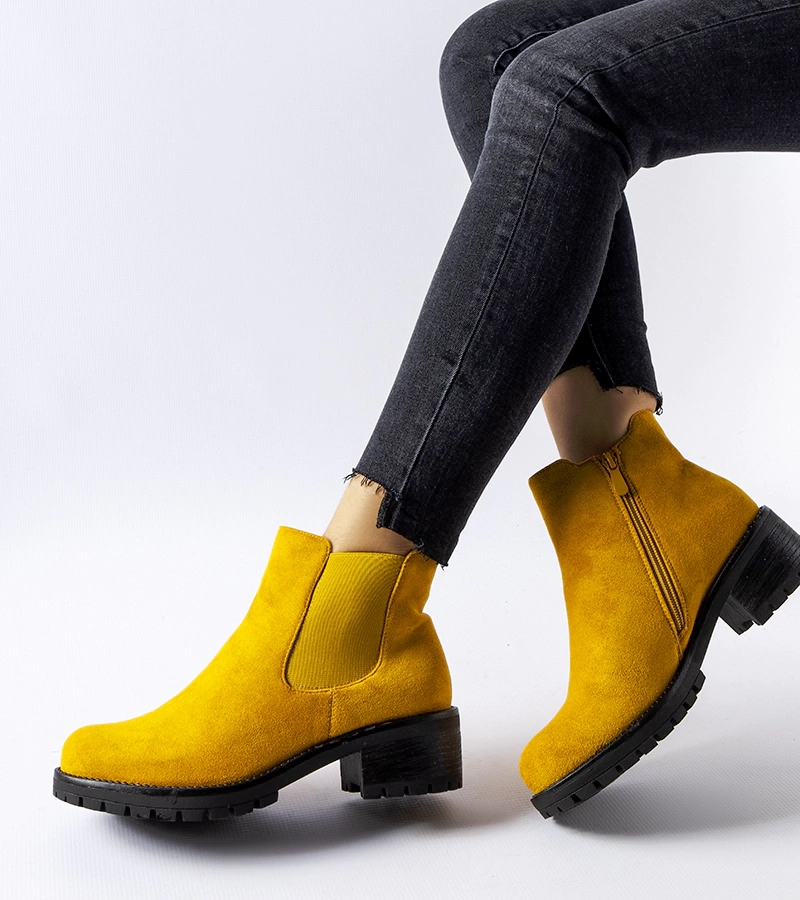 Žlté čižmy na nízkom podpätku L'Anglais