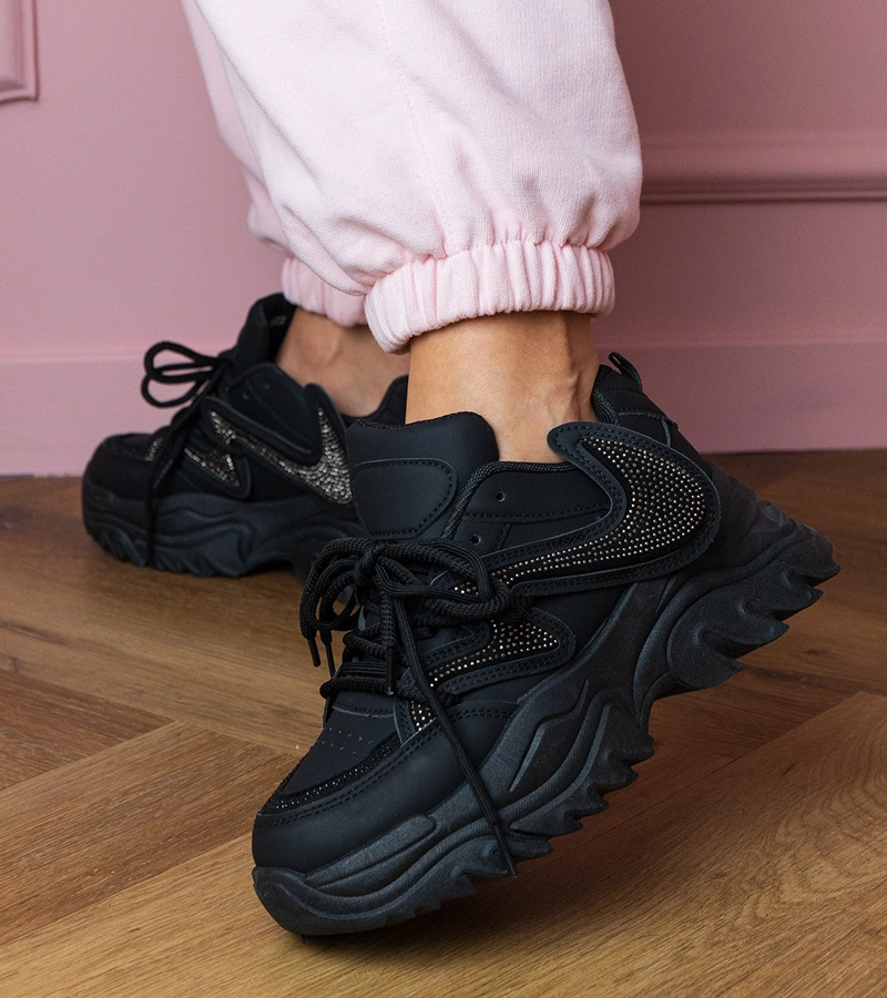 Čierne tenisky na masívnej podrážke s kamienkami Albis