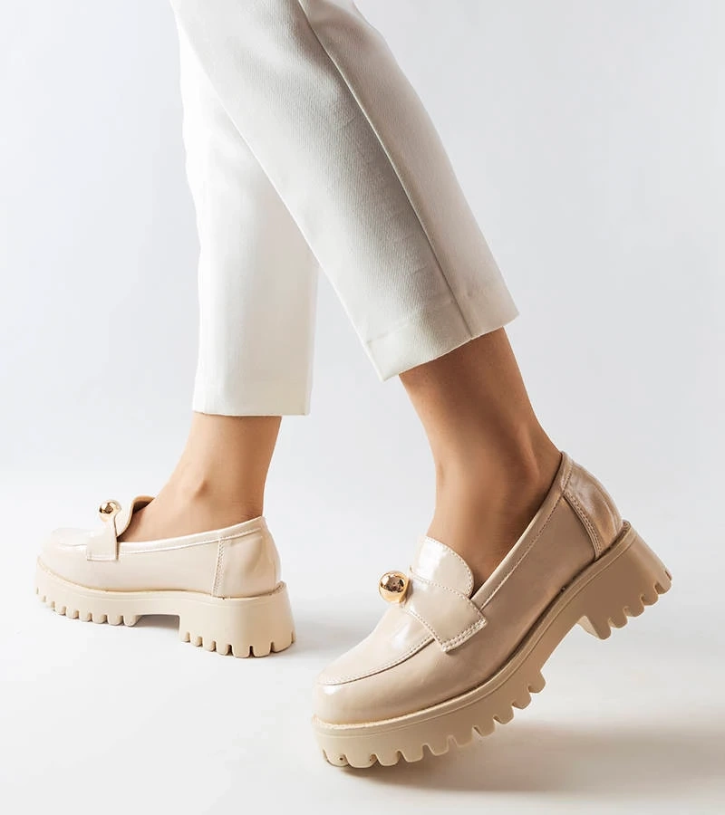 Béžové lakované poltopánky Stella