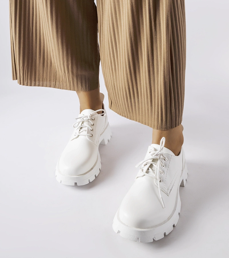 Biele poltopánky s matným povrchom Charleston