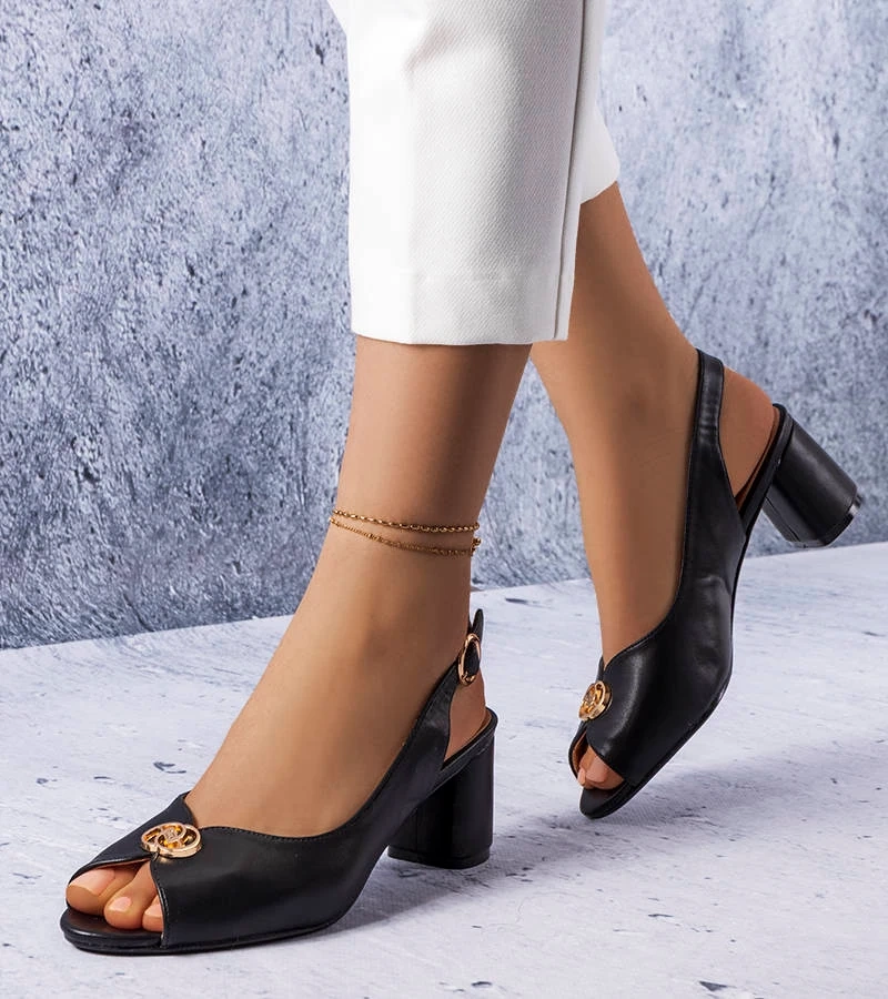 Čierne elegantné sandále Grimard