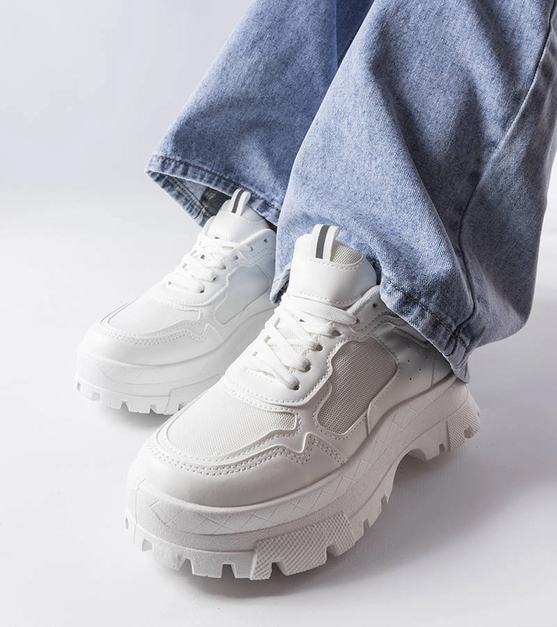 Biele pevné tenisky Mikeladze