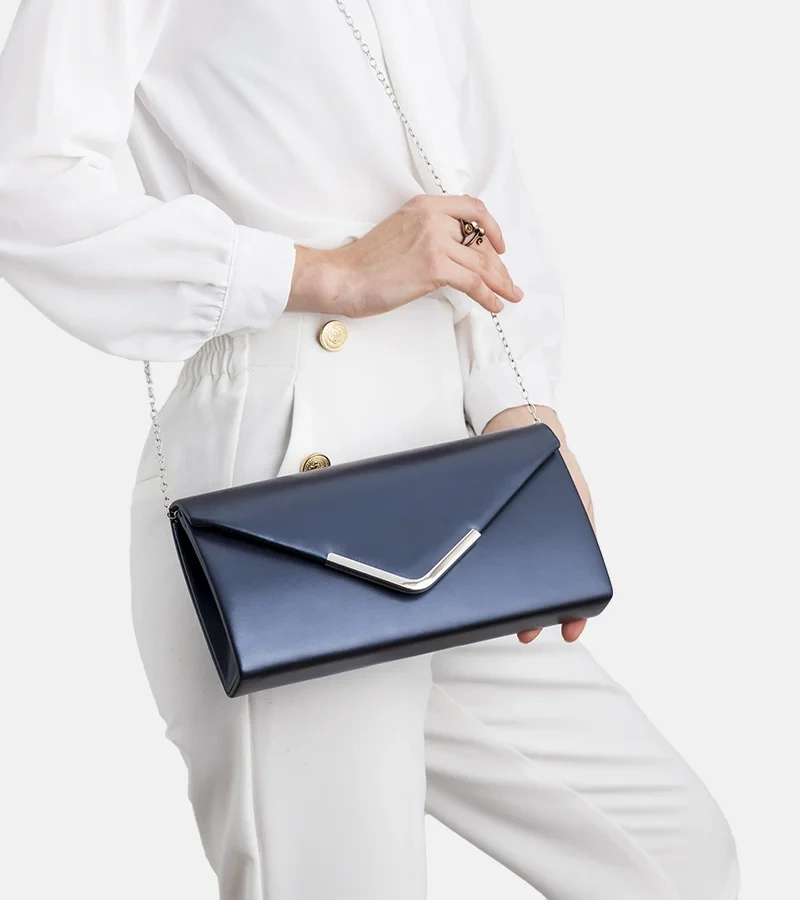 Tmavomodrá obálková kabelka Godines