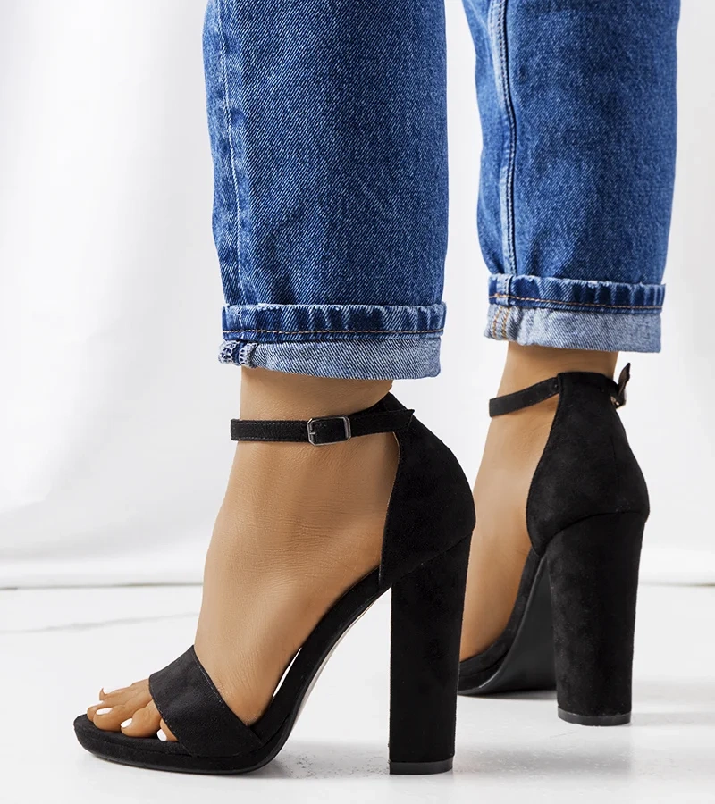 Čierne sandále Karida na podpätku