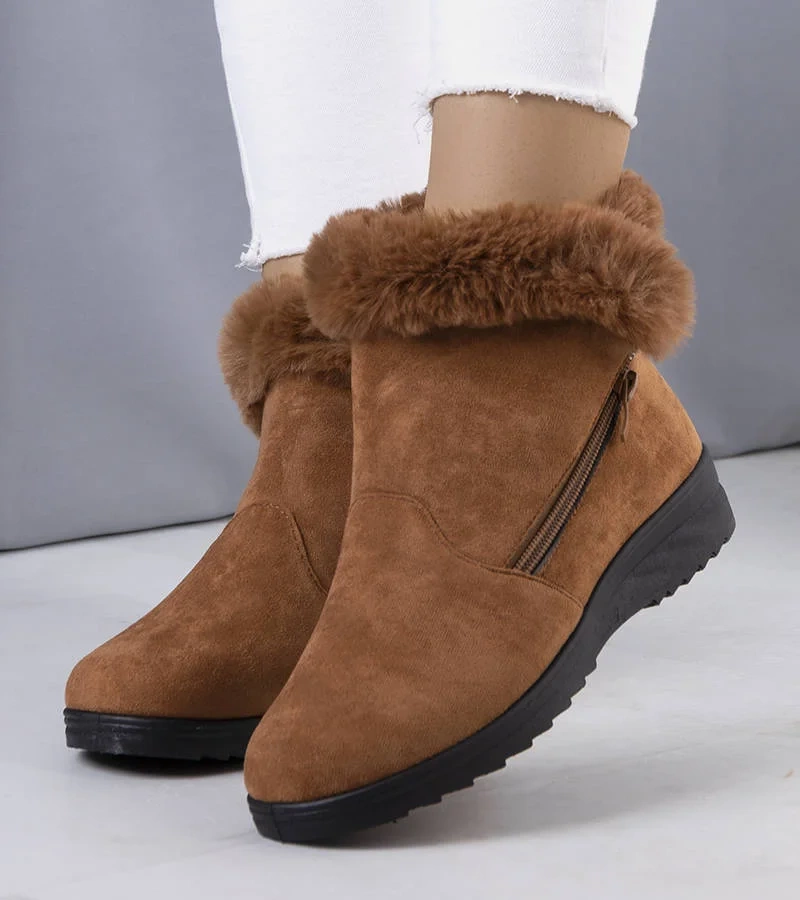 Hnedé zateplené snehové topánky s kožušinou od značky Crina