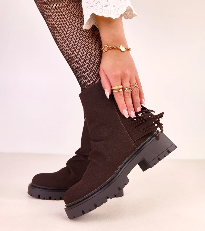 Čokoládové čižmy s strapcami na hrubej podrážke Silia