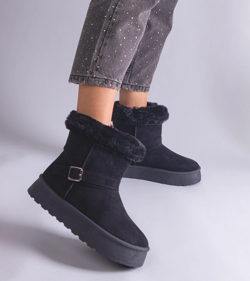 Čierne zateplené snehule zdobené kožušinou Iglesia