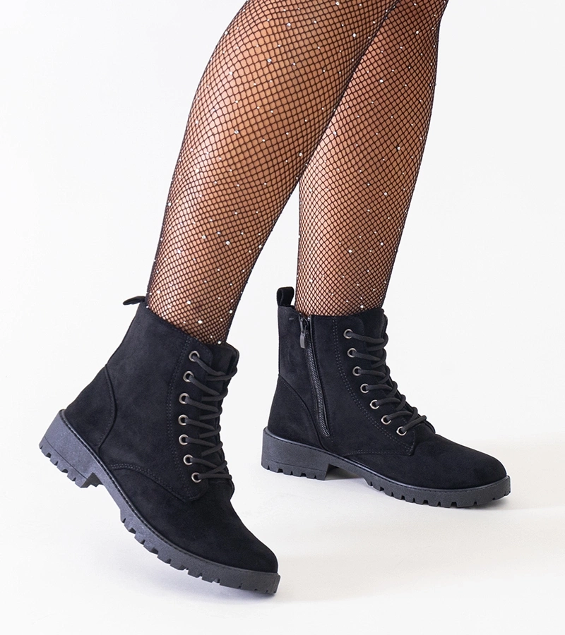 Čierne eko-zamszové workery na platforme Barosa.