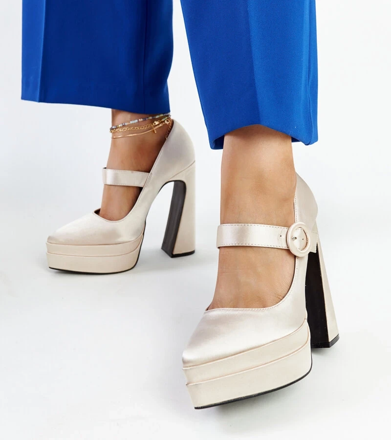 Jasne béžové lodičky na vysokom stĺpiku od Mikea