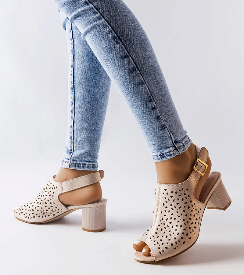 Zlaté sandále Fiamma na podpätku