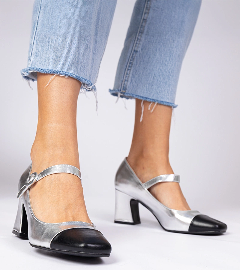 Strieborné dámske lodičky s čiernou špičkou Radora