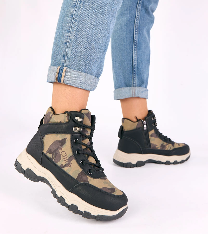 Čierne traperky na platforme s maskáčovým motívom Louie