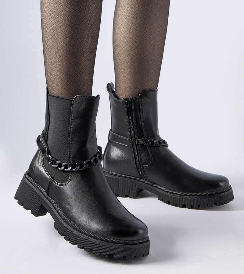 Čierne zateplené čižmy so retiazkou Tiziano